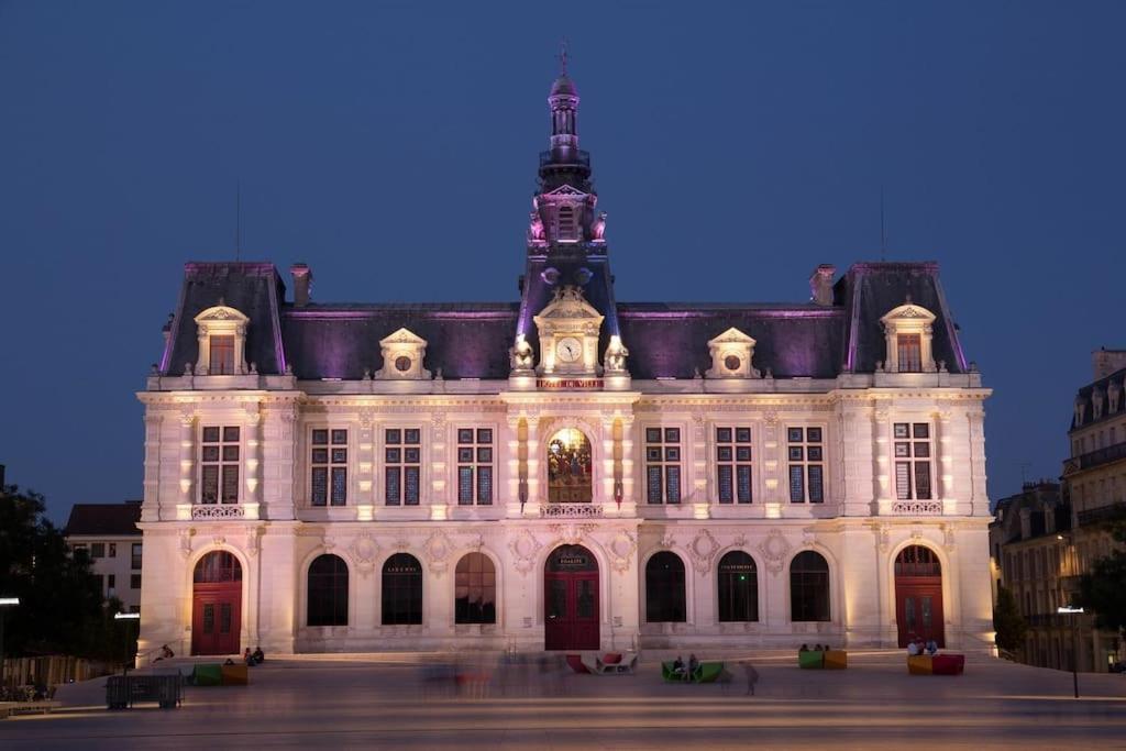 • Bel Appartement - Centre Historique De Poitiers Eksteriør bilde