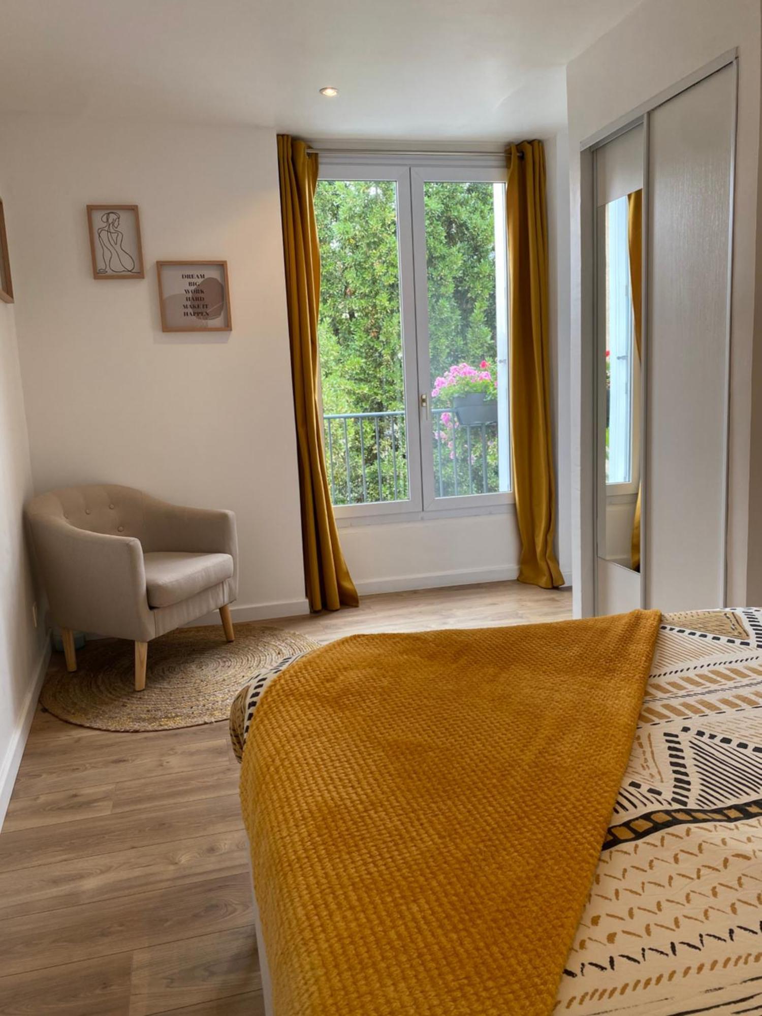 • Bel Appartement - Centre Historique De Poitiers Eksteriør bilde
