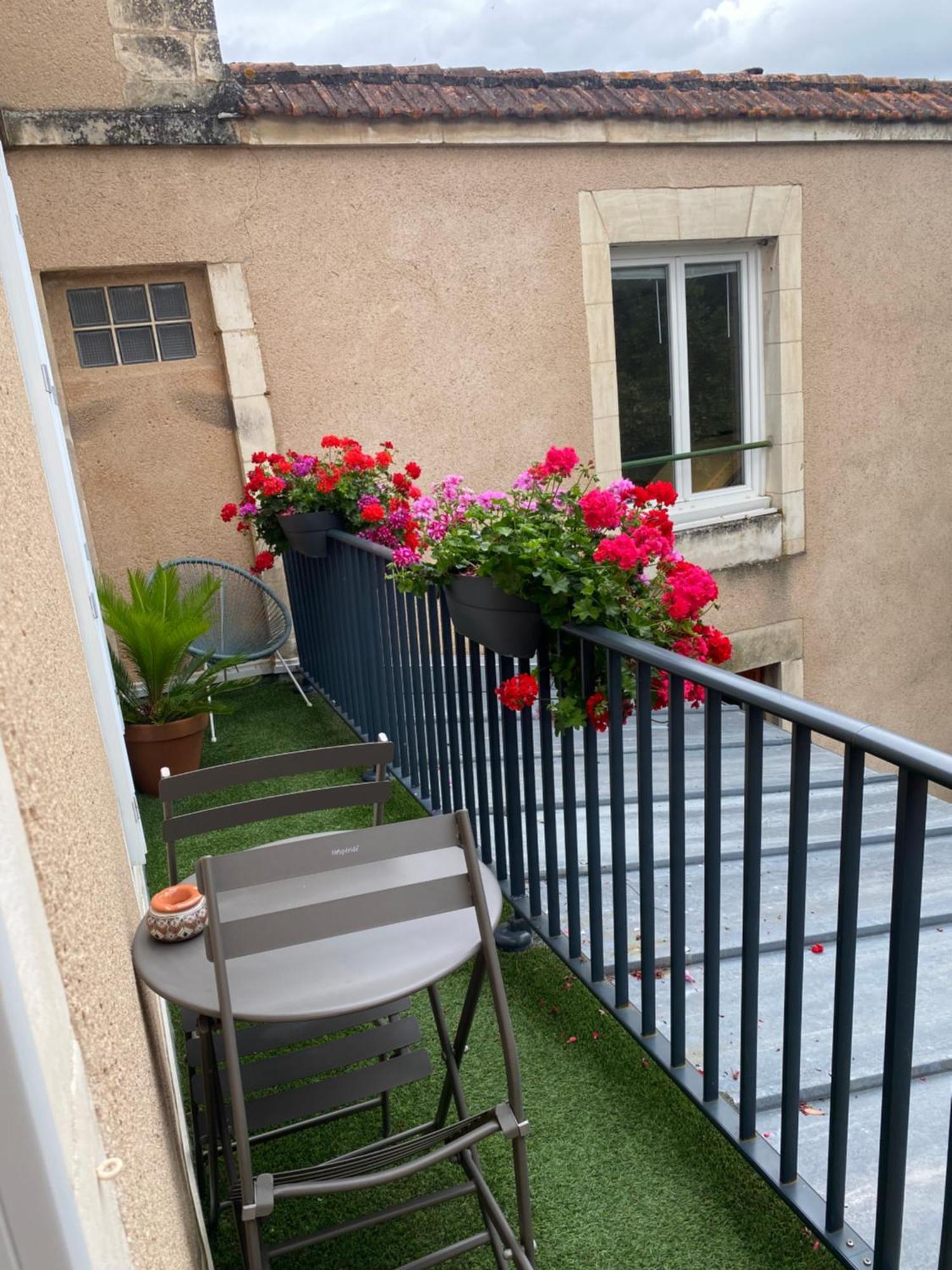 • Bel Appartement - Centre Historique De Poitiers Eksteriør bilde